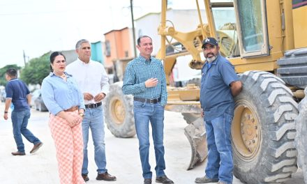 Supervisan obras de pavimentación en Acuña