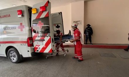Albañiles resultan heridos al caerles una losa en Saltillo