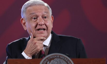 AMLO confía en que la CNTE levante el plantón en el Zócalo antes del cierre de campaña de Sheinbaum