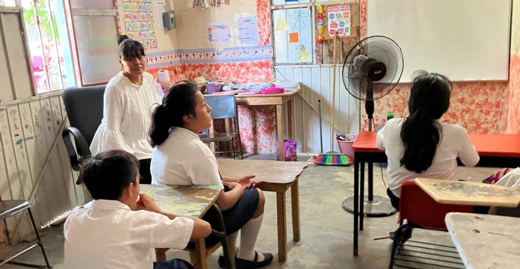 Preparan estrategia para afrontar el calor en las aulas