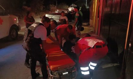 Auto fantasma arrolla a un motociclista en Parras