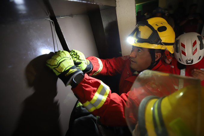 Elevador se cae con 19 atletas desde un quinto piso en un hotel de Guadalajara