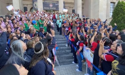 Celebran los normalistas 130 aniversario de la institución