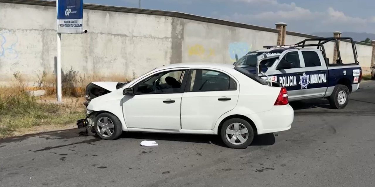 Derriba luminaria en accidente en Ramos Arizpe