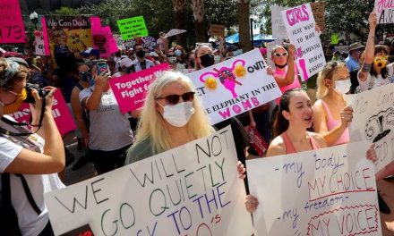 En Florida ingresa una ley que prohíbe el aborto a partir de las 6 semanas