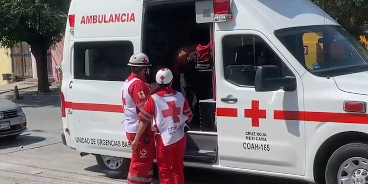 Le da vecino con un machete a otro hombre en Saltillo