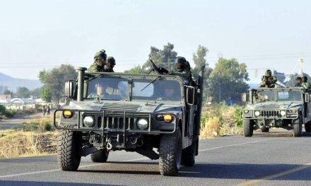 Policías y militares buscan formar un partido político para 2025