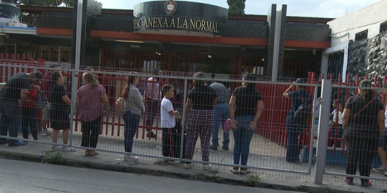 Piden arreglo de enfriadora de aire en la primaria Anexa