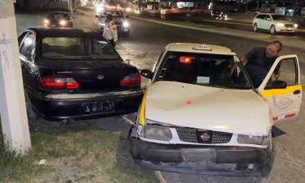 Una maniobra prohibida ocasiona choque en Bulevar Fundadores