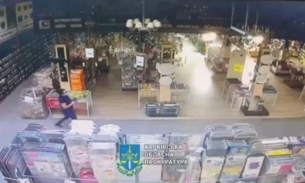Difunden videos del ataque ruso a un supermercado en Ucrania