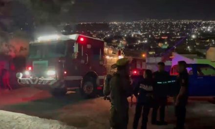 Se descontrola quema de ropa en Saltillo