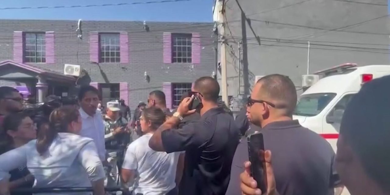 Irrumpen militantes de Morena en IEC Monclova