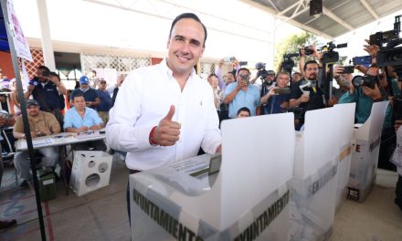 Gobernador Manolo Jiménez vota en Saltillo y destaca ambiente de seguridad y paz electoral