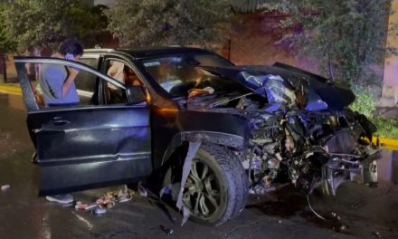 Sabes que ahí no es… hombre choca y abandona a su novia herida en Saltillo