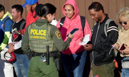 Líderes de California se oponen a la orden ejecutiva de Biden que cierra la Frontera