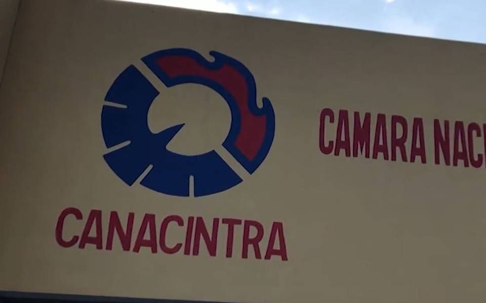 Firman convenio UAdeC y las delegaciones Canacintra
