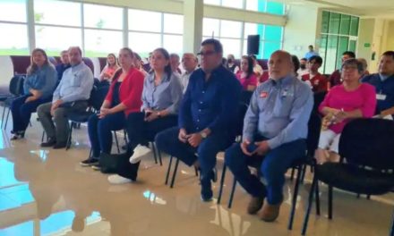 Capacitan a médicos y enfermeras para atender la rickettsiosis en la región Carbonífera