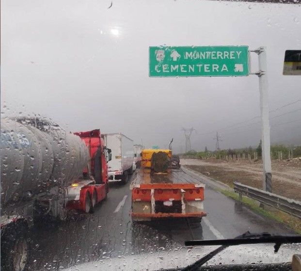 Carretera Saltillo-Monterrey se encuentra cerrada tras deslaves