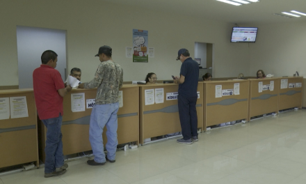Acuden 19 mil contribuyentes a pagar derechos de control vehicular en Ramos Arizpe