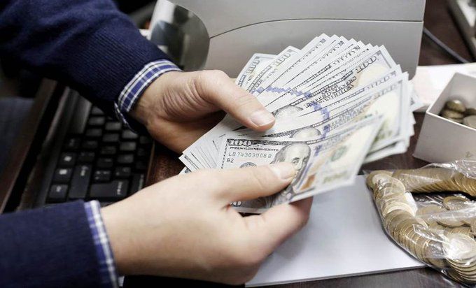 Dolar a punto de llegar a los 19 pesos