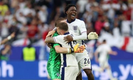 Inglaterra sufre pero logra su pase a cuartos de la Euro