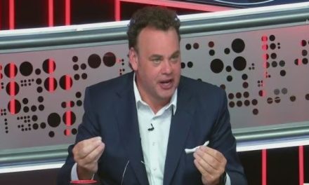 ‘Ha vendido humo’; Faitelson revienta a Santiago Giménez por su accionar en el Tri