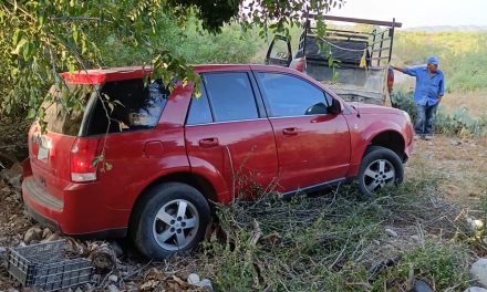 Familia sufre accidente camino a una boda en Parras