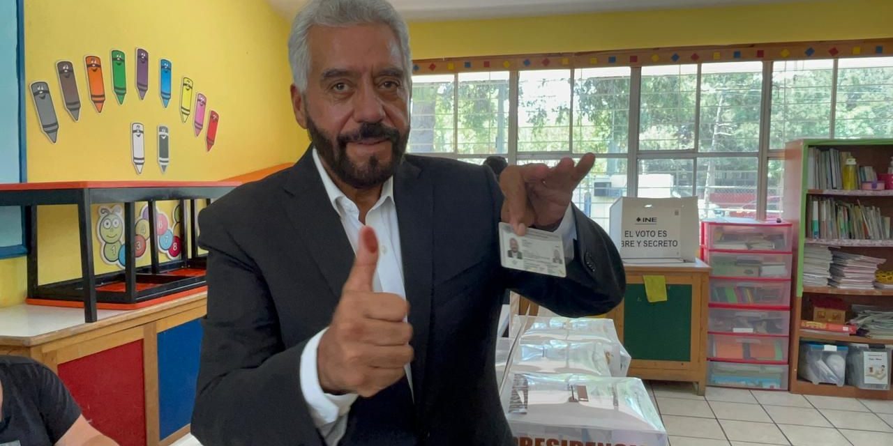Ramos Arizpe: Emite su voto Gerardo Covarrubias