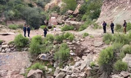 Hallan a hombre sin vida en un arroyo en ejido