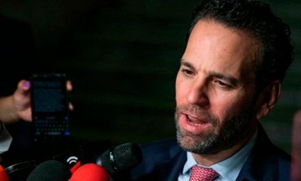 Loret de Mola denuncia ‘persecución de la UIF porque ‘quiere acabar con Latinus’