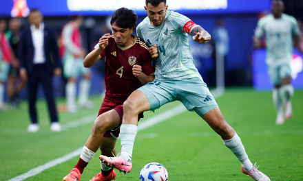 ¡Pues, perdón! Narrador argentino se burla de la afición mexicana y dice que no entiende nada del futbol