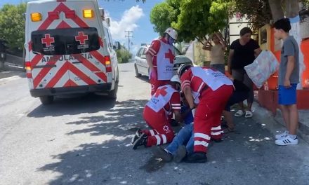 Motociclista es arrollado por el conductor de un vehículo en Saltillo
