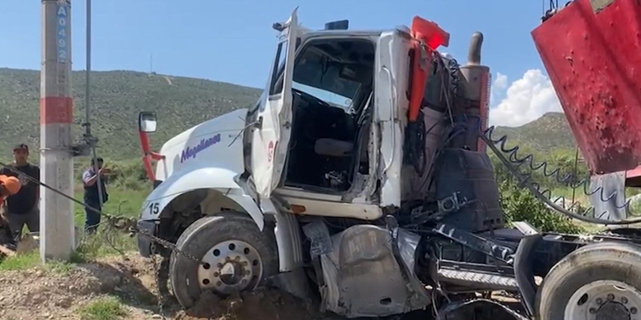 Ocurrió volcadura en carretera Saltillo-Monterrey