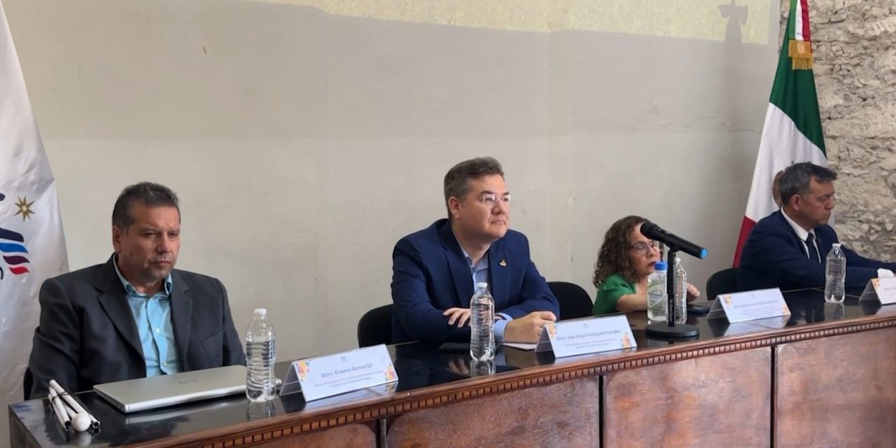 Realiza CDHEC conversatorio derecho a la educación