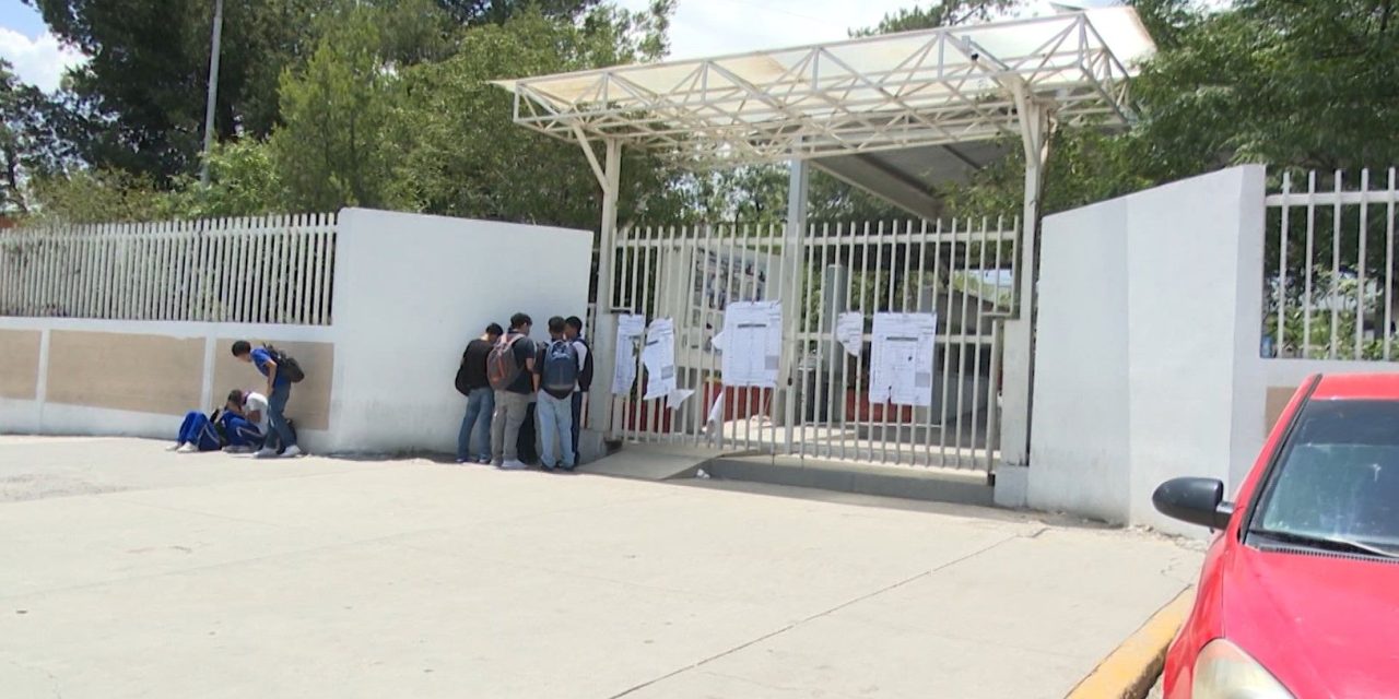 Se quejan de la directora de la secundaria número 7 en Saltillo