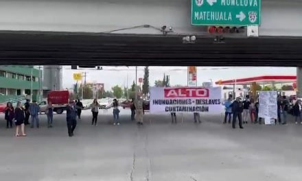Vecinos del Norte de Saltillo se manifiestan por Inundaciones, contaminación y deslaves