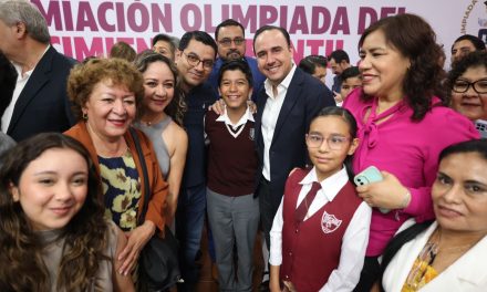 Cuenta Coahuila con proyectos a favor de la educación: Manolo Jiménez