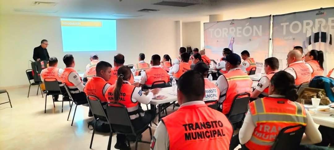 Capacitan a elementos de Tránsito y Vialidad en cultura turística