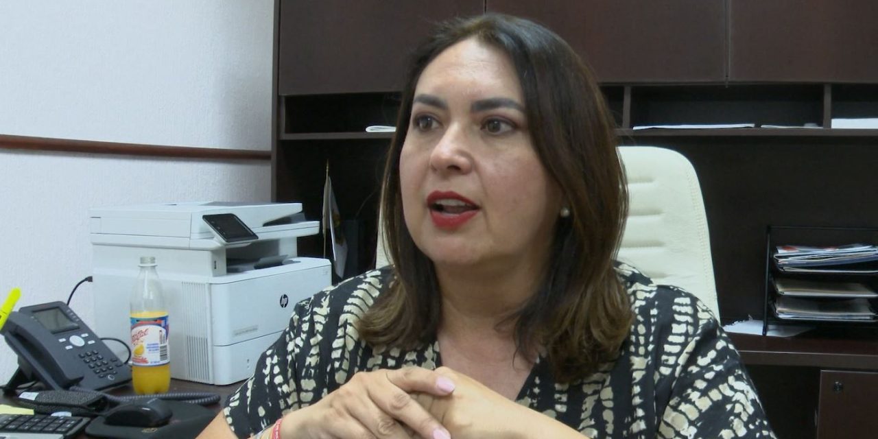 Secretaría de las Mujeres imparte pláticas a estudiantes