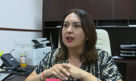 Secretaría de las Mujeres imparte pláticas a estudiantes