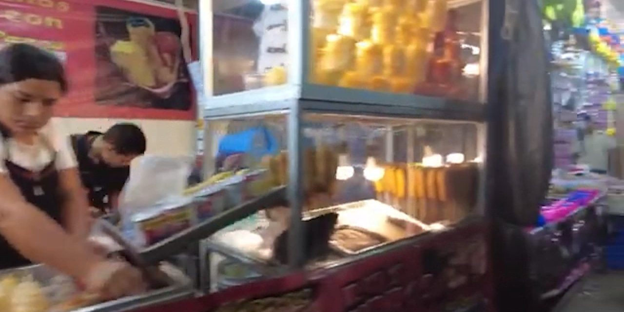 Secretaría de Salud capacita negocios de alimentos en Feria de Saltillo