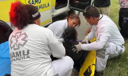 Saltillo: Adolescente es atropellada en Vito Alessio