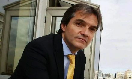 Carlos Ahumada llega a México tras ser extraditado desde Argentina y Fiscalía dice que le falta cumplir un año más de cárcel