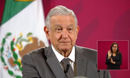 AMLO pide que ninguna escuela, calle o monumento lleve su nombre tras su retiro