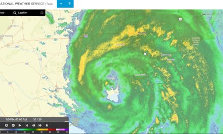 ‘Beryl’ toca tierra en Texas y deja un hombre sin vida
