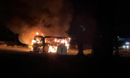 Se incendia un camión lleno de peregrinos de la Diócesis de Saltillo que iban a la Basílica