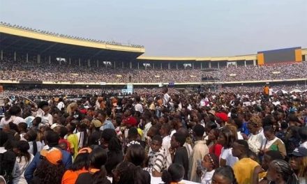 Tragedia en el Congo; mueren ocho mujeres y un niño en estampida durante un concierto religioso