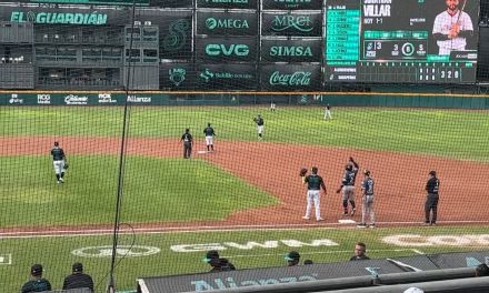 Disfrutan papás Martinrea de una tarde de béisbol con motivo del día del padre