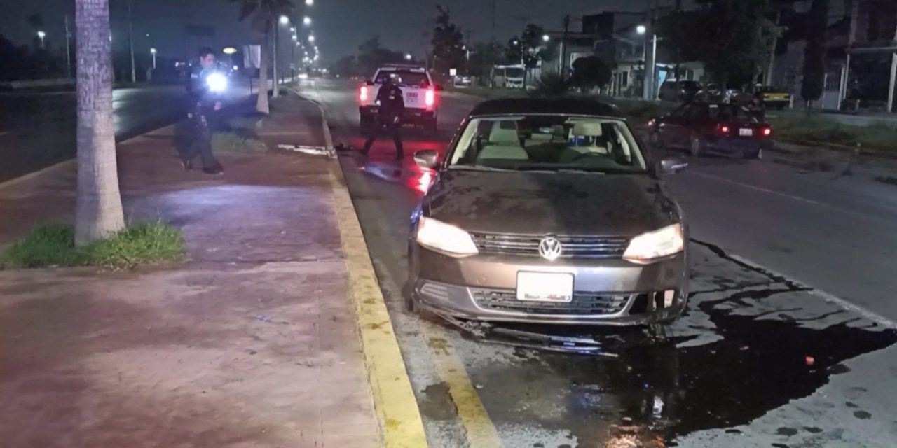 Saltillo: conductora ebria pierde el control y salta camellón