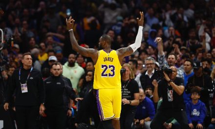 LeBron James renueva con los Lakers; histórico contrato y dupla con su hijo Bronny